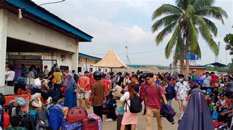 Jumlah Penumpang Km Kelud Sudah Normal Penumpang Tiba Di Batam