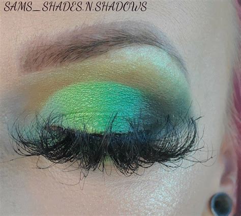 Green eyeshadow looks