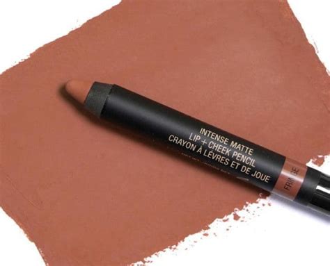 11 Redhead Friendly Nude Lipsticks For Redhead Season