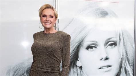 Oslavenkyně Helena Vondráčková vzpomíná: O mém povolání rozhodl táta ...