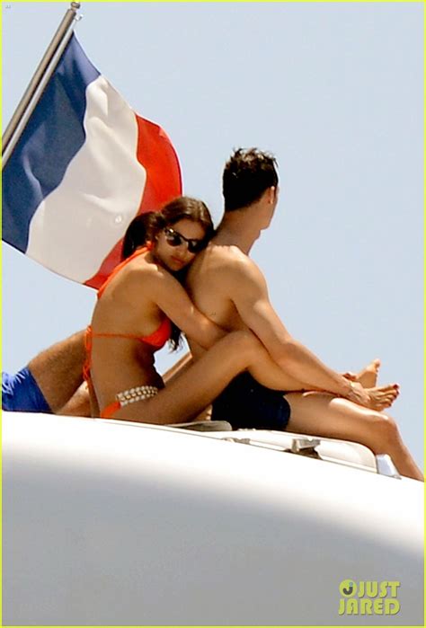 Cristiano Ronaldo And Irina Shayk Bangin Beach Bods Photo 2682467 Bikini Cristiano Ronaldo