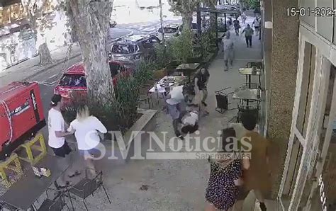 Buenos Aires De Terror Roban Y Golpean A Una Mujer Mientras Tomaba Un