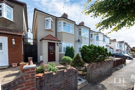 Homes For Sale In Osborne Road Hornchurch Rm11 Buy Property In