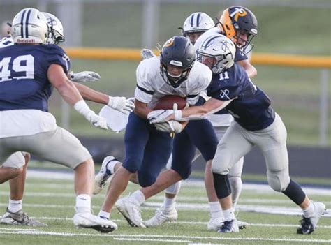 Iowa City Regina Football Carries ‘quiet Confidence With No 1