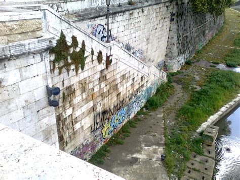 Basta Cartelloni Un Fiume Di Degrado Finita La Manifestazione