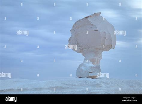 View of Mushroom Rock in the White desert in Egypt Stock Photo - Alamy