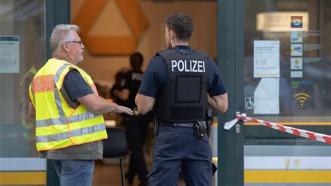 Berlin Räuber überfällt zwei Banken und flüchtet auf Fahrrad