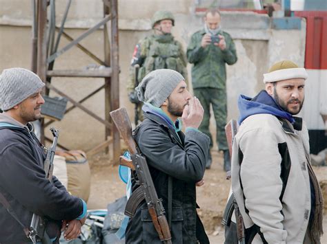 Syrian Rebels Families Begin Leaving Homs District In Deal With Govt