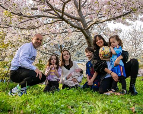 Andres Iniesta enjoyed the Sakura Season with his family in Japan