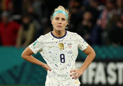 Julie Ertz Appears To Be Announcing Uswnts Retirement After Losing The