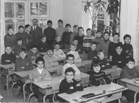 Photo De Classe Cm2 De 1969 Ecole Saint Bernard Copains Davant