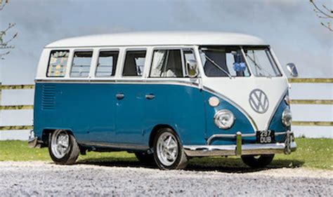 1960 Volkswagen Camper Vans At Palm Beachsydneyaustralia Stock Photo