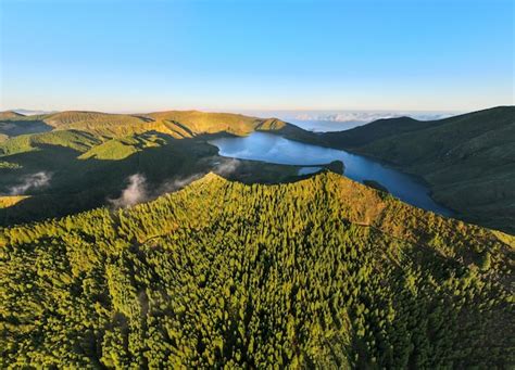 Bela Vista Panorâmica Aérea Do Lago Lagoa Do Fogo Na Ilha De São