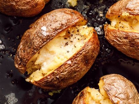 How To Reheat A Baked Potato Methods Insanely Good