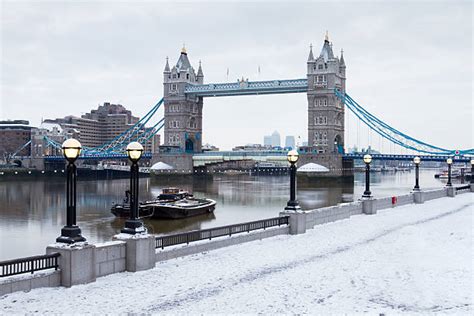 5700 London Snow Stock Photos Pictures And Royalty Free Images Istock