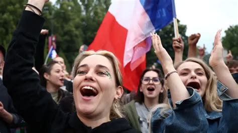 Левая коалиция одержала победу на выборах во Франции. Ультраправые — на ...