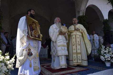 Schimbarea La Fata A Domnului Hramul Si Sfintirea Manastirii Petrestii