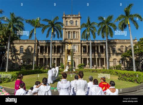 King Kamehameha Statue, Aliʻiōlani Hale, Honolulu, Oahu, Hawaii Stock Photo - Alamy