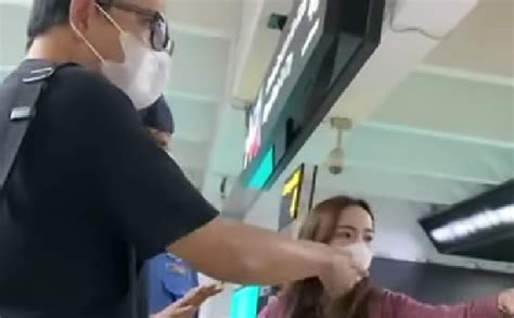 Viral Cekcok Dengan Penumpang Lain Di Bandara Soetta Arteria Dahlan