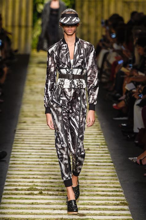 Max Mara S S 17 Womenswear 34 Tagwalk The Fashion Search Engine