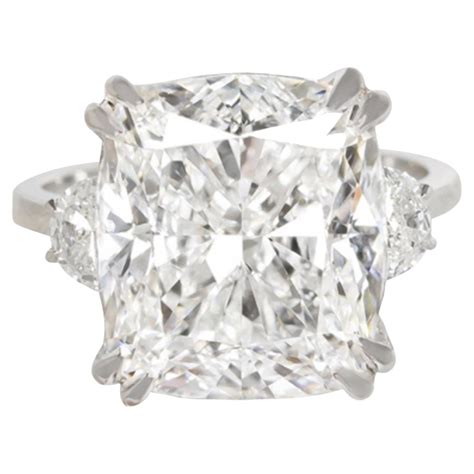 Exceptional GIA Certified 4 Carat Cushion Cut Diamond Ring For Sale At