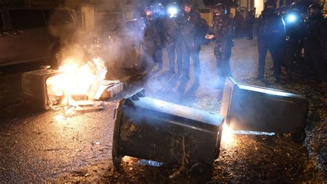 Brandstiftung Im Landkreis F Rth Feuerwehr L Scht Brennende M Lltonnen