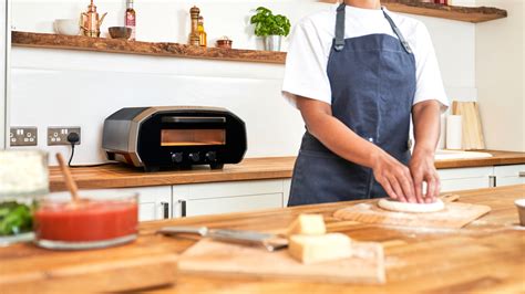 Ooni Volt 12 Indoor Pizza Oven Makes The Perfect Slice Indoors Or Out T3