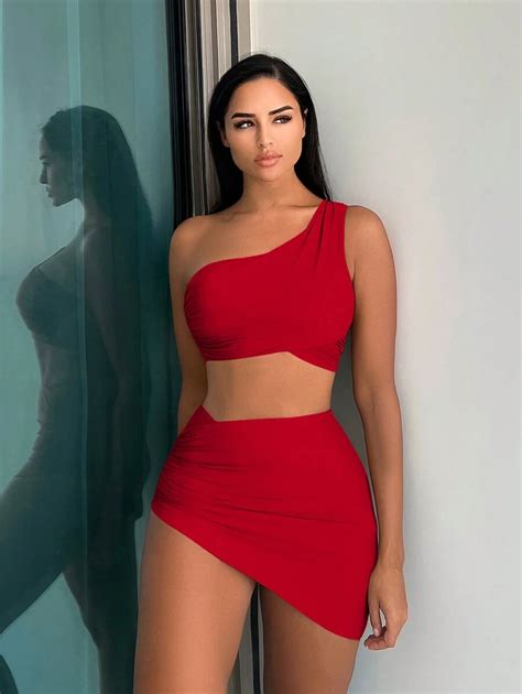 Shein Swim Due Pezzi Bikini Minimalista Tinta Unita Per Vacanza Al Mare Estiva Shein Italia