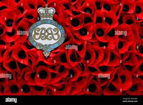 Poppy Wreath for remembrance day, London Stock Photo - Alamy