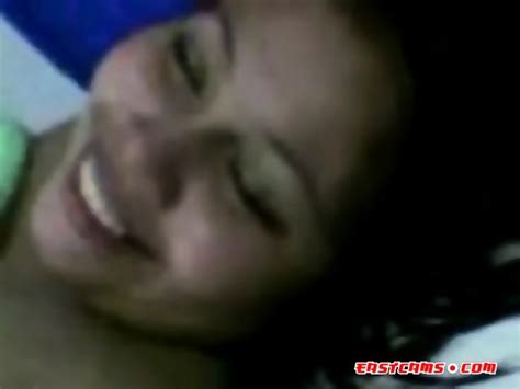 Malay MiLF Reluctant To Nude