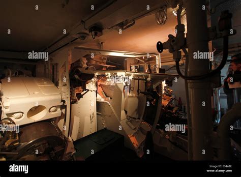 Inside Y Turret One Of The Four Triple 6 Inch Gun Turrets Hms Belfast Now A Floating Museum On