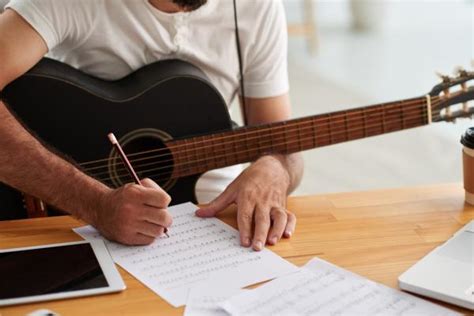 Cómo Escribir Una Canción Guía paso a paso