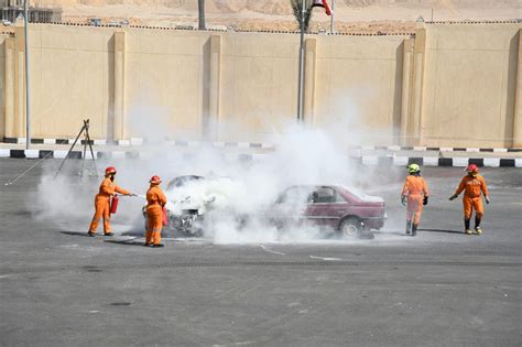 في يومها العالمي الحماية المدنية تقدم عرضًا في حماية الأرواح والتصدى