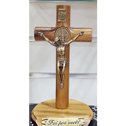 Crucifixo Em Madeira Base Para Mesa Ou Parede Medalha De S O Bento