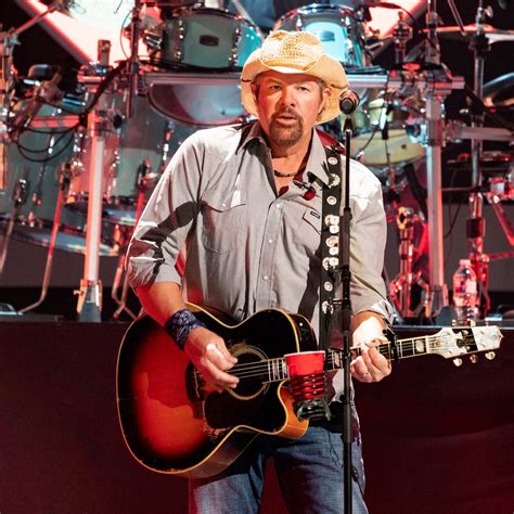 Toby Keith Reflects On Debilitating Battle With Stomach Cancer