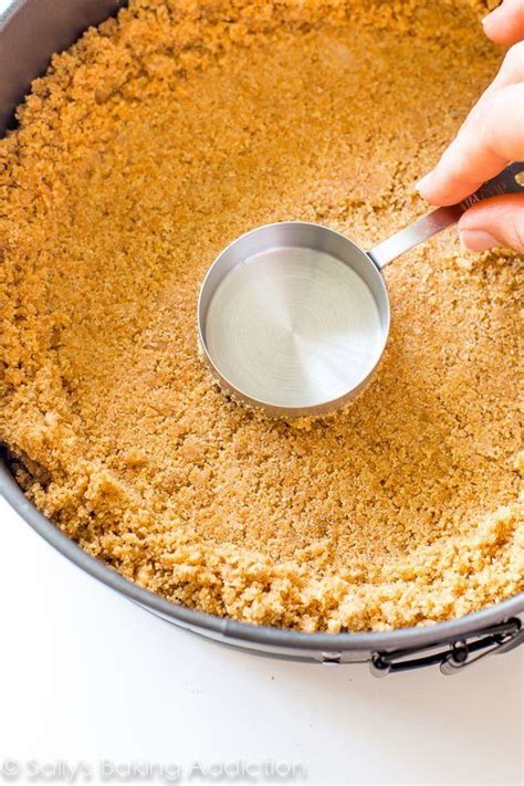 How To Make A Perfect Graham Cracker Crust Sallys Baking Addiction