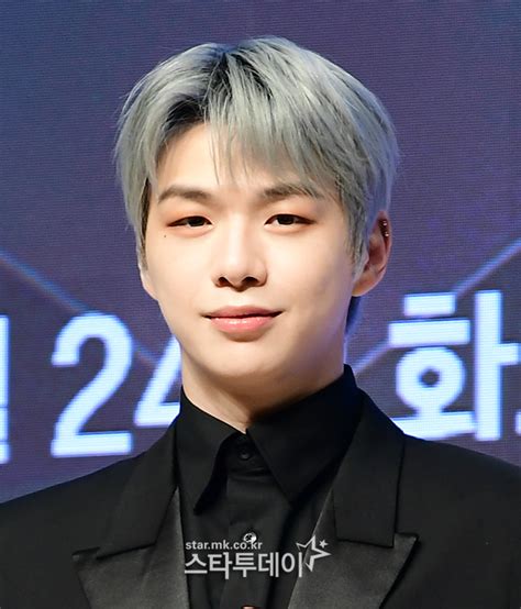 포토 강다니엘 눈부신 잘생김 MK빌리어드