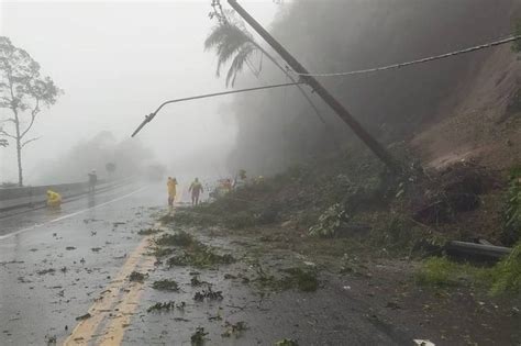 Quedas De Barreiras Rodovia Dos Tamoios Em SP Fica Interditada