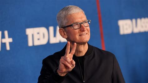 Tim Cook Addresses Apple S Metaverse Plans Avoids The M Word