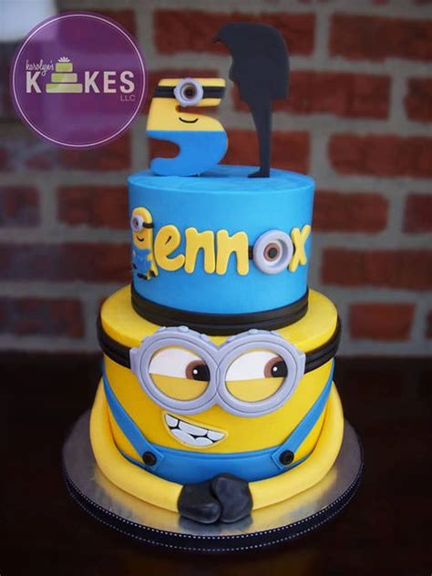 Torte Dei Minions Con Decorazioni In Pasta Di Zucchero