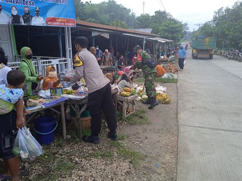 Pasar Jambangan Jadi Sasaran Gakplin Prokes Dan Pembagian Masker Oleh