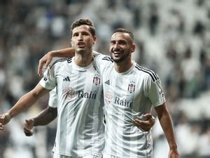 Beşiktaş ta Cenk Tosun ve Salih Uçan görüşme odasına İki oyuncu da