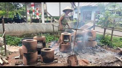 Tetap Eksis Di Dunia Modern Pengrajin Tungku Tanah Di Musi Rawas Mampu