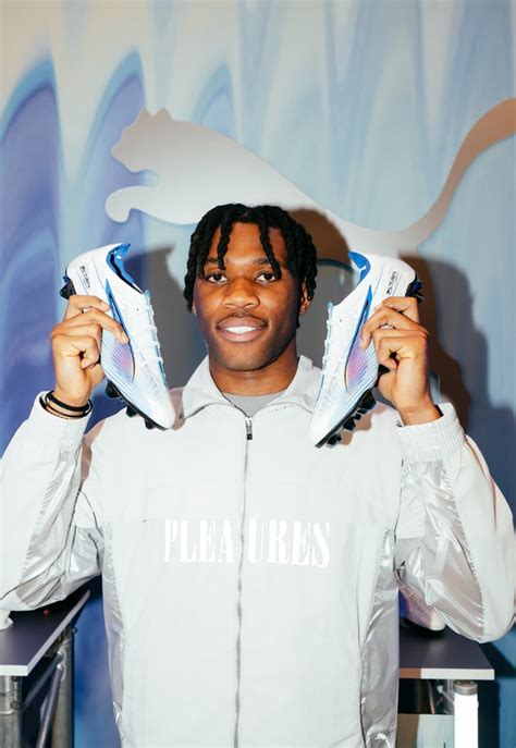 puma unveil  ultra  carbon launch edition soccerbible