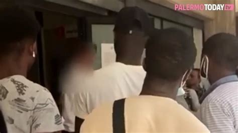 Residenza Negata Ai Migranti Il Comune Punta A Rinforzare L Anagrafe