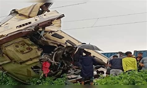 Train Accident बड़ा रेल हादसा मालगाड़ी ने पीछे से मारी जोरदार टक्कर