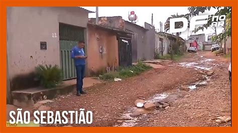 Moradores Reclamam Que H Anos Convivem Rua Sem Asfalto Em S O