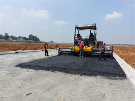 8 6 Km Jalan Di Kabupaten Tangerang Pakai Aspal Plastik Loh