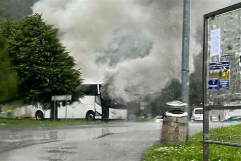 DRAMA U SUSJEDSTVU Zapalio Se Autobus Koji Je Na Izlet Prevozio Djecu