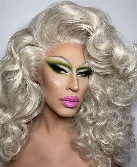 Pin By Ellie Richardson On Drag Makeup Queen Makeup Drag Makeup